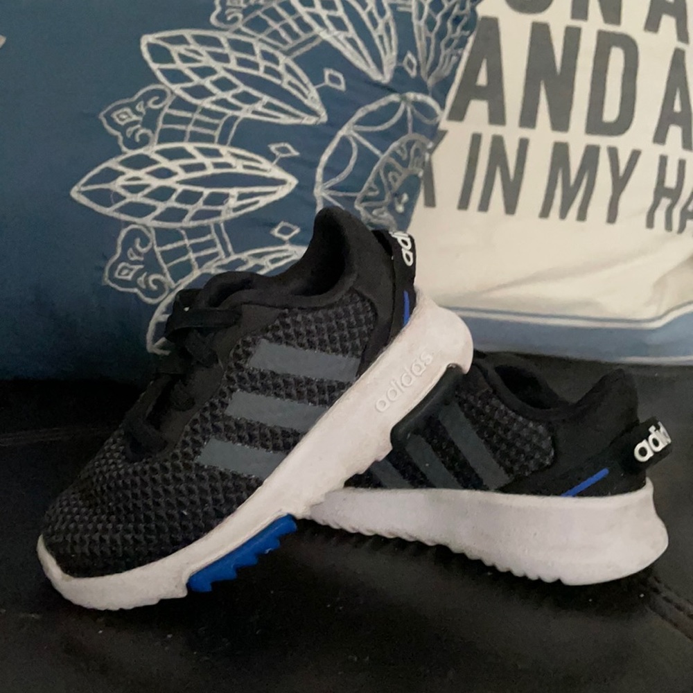 Toddler Boys adidas size 5
